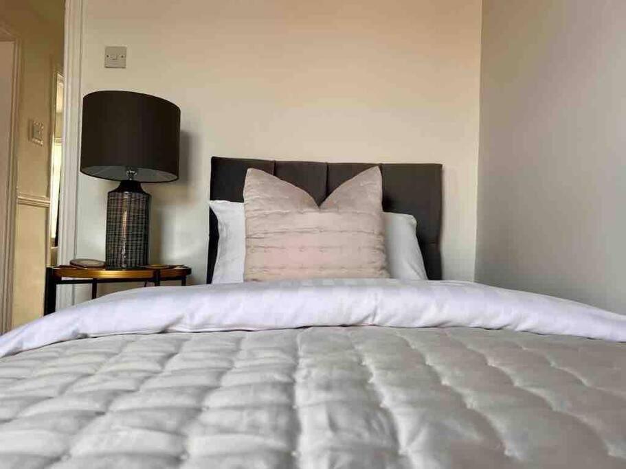 Anfield Home Sleeps 5 Close To Lfc Free Parking Liverpool Exterior foto