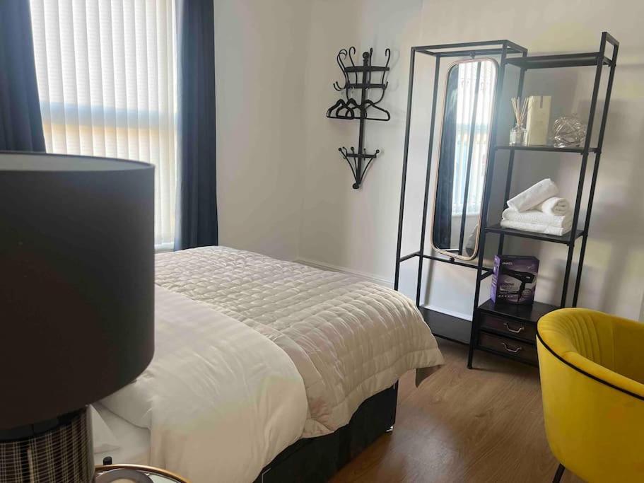 Anfield Home Sleeps 5 Close To Lfc Free Parking Liverpool Exterior foto
