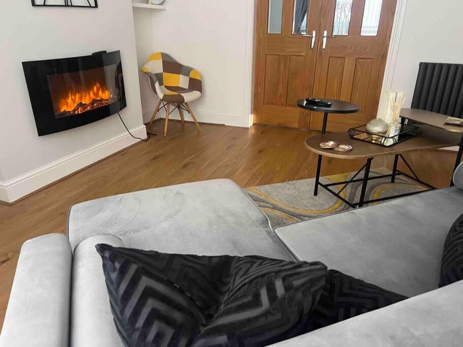 Anfield Home Sleeps 5 Close To Lfc Free Parking Liverpool Exterior foto