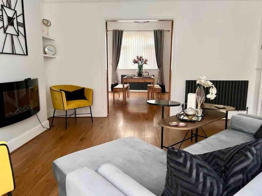 Anfield Home Sleeps 5 Close To Lfc Free Parking Liverpool Exterior foto