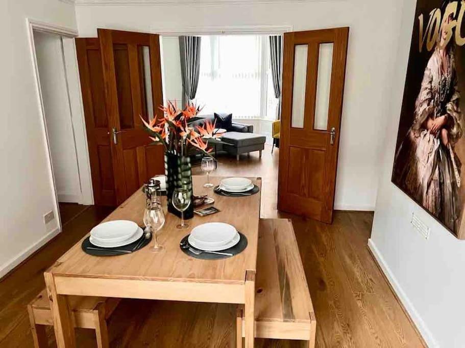 Anfield Home Sleeps 5 Close To Lfc Free Parking Liverpool Exterior foto