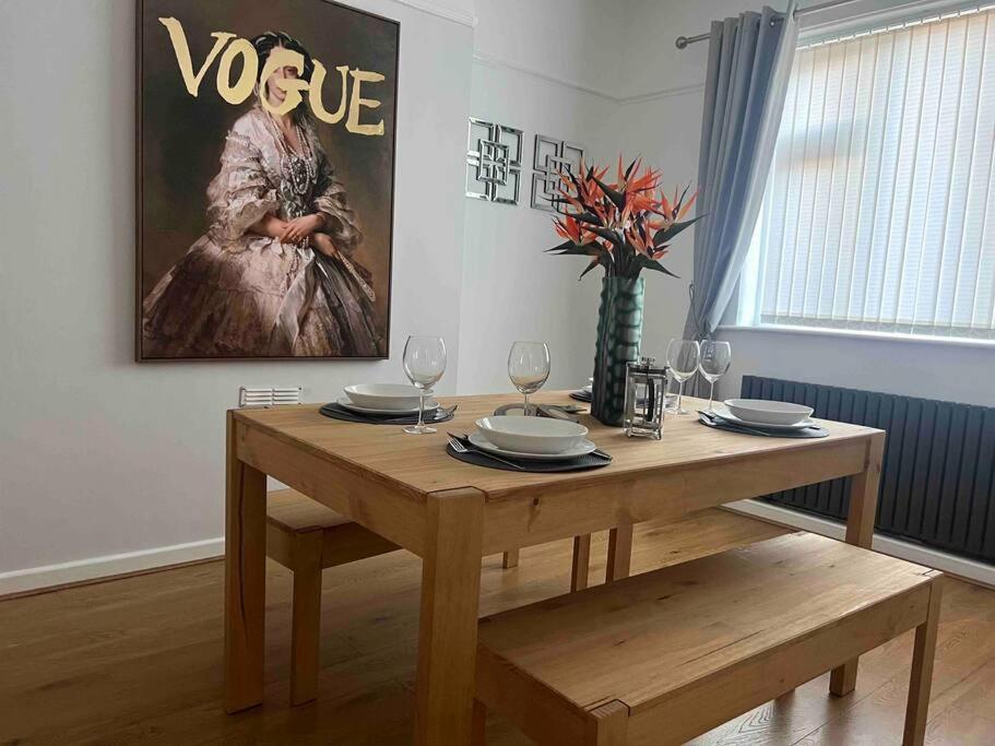 Anfield Home Sleeps 5 Close To Lfc Free Parking Liverpool Exterior foto