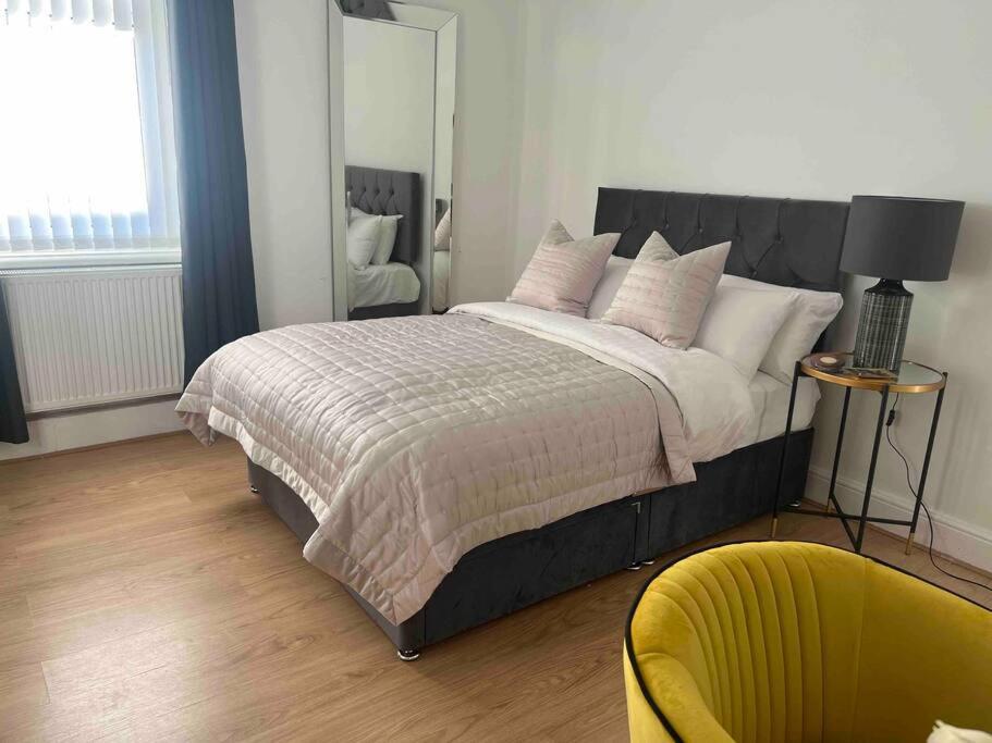 Anfield Home Sleeps 5 Close To Lfc Free Parking Liverpool Exterior foto