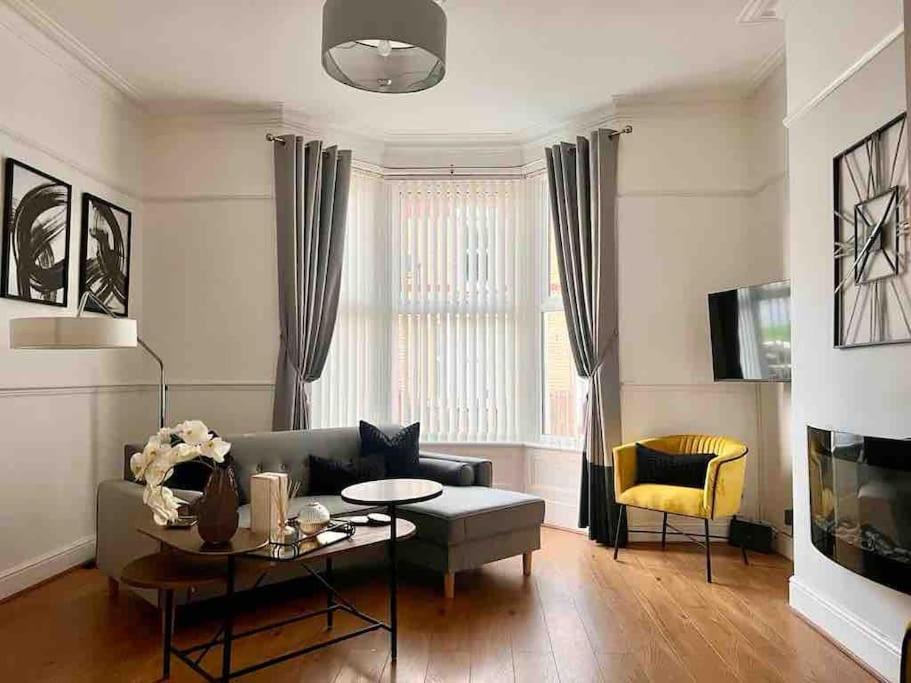 Anfield Home Sleeps 5 Close To Lfc Free Parking Liverpool Exterior foto